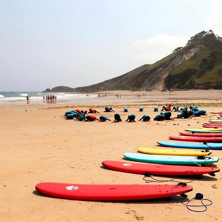 Llanes Surfcamp & Hostel Buitenkant foto