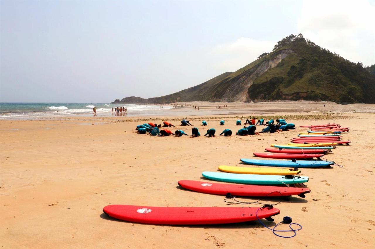 Llanes Surfcamp & Hostel Buitenkant foto