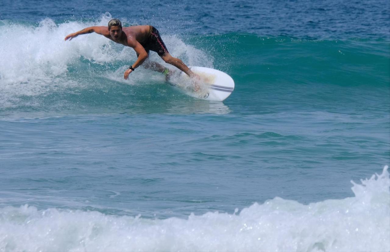 Llanes Surfcamp & Hostel Buitenkant foto